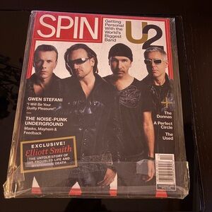 Spin mag Dec 2004. U2/Gwen Stefani